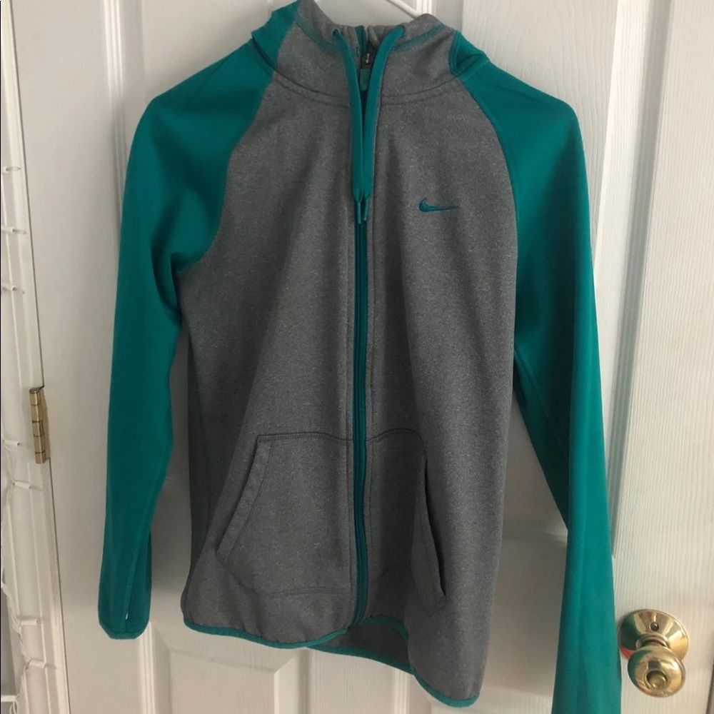 womens Nike sweatshirt